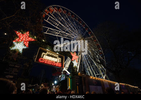 Noël d'Édimbourg, Ecosse tourisme - Marché de Noël, Princes Street. Grande roue de juste. Banque D'Images