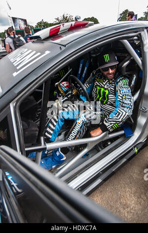 Ken Block, pilote de rallye professionnel de la division de courses de Hoonigan, anciennement connue sous le nom de Monster World Rally Team. Ken Block en voiture. Pilote de cascades Banque D'Images