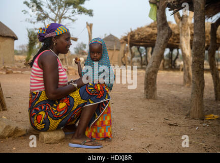 La vie rurale dans un village Peul du Sahel, dans le nord-est du Burkina Faso Banque D'Images