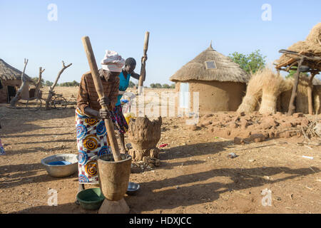 La vie rurale dans un Gourmatche village. Burkina Faso Banque D'Images