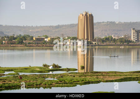 Les pêcheurs dans le fleuve Niger à Bamako, Mali Banque D'Images