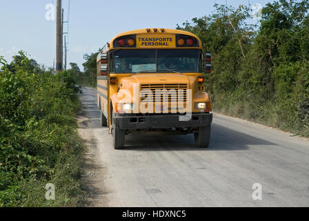 School Bus, Punta Cana, République dominicaine, Amérique Centrale Banque D'Images