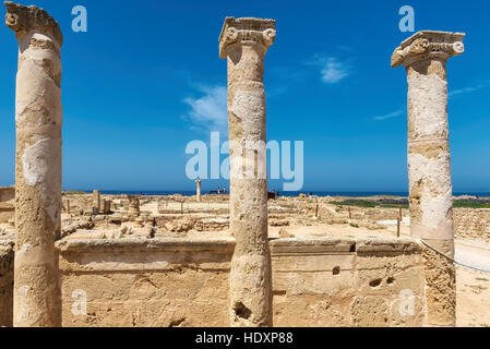 Colonnes antiques au Parc archéologique de Paphos. Chypre. Banque D'Images