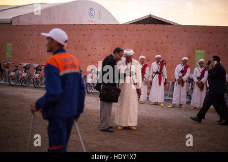 Spectacle culturel musical marocain, en dehors de la COP22 Conférence des Nations Unies sur le Changement Climatique qui se tiendra à Marrakech, Maroc. 2016. Banque D'Images