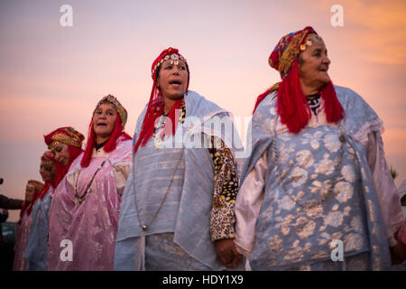 Spectacle culturel musical marocain, en dehors de la COP22 Conférence des Nations Unies sur le Changement Climatique qui se tiendra à Marrakech, Maroc. 2016. Banque D'Images