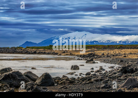 Coastline-The Snaefellsjokull Parc National Glacier Snaefellsjokull,, Péninsule de Snæfellsnes, l'Islande Banque D'Images