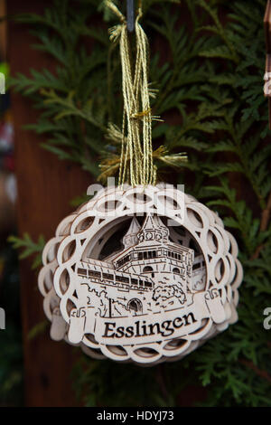 Marché de Noël d'Esslingen (Stuttgarter Weihnachstmarkt) à Esslingen, Allemagne. La ville est célèbre pour ses maisons à pans de bois, maisons médiévales. Banque D'Images