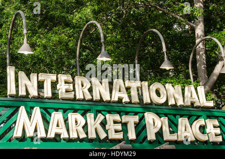 Place du Marché International, Waikiki, Honolulu, Oahu, Hawaii. Banque D'Images