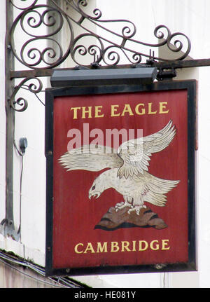 Cambridge, UK. 14Th Dec 2016. L'Eagle Pub - Ouvert en 1667 - dans la ville universitaire historique de Cambridge, Royaume-Uni le 16 décembre 2016 © Keith MAYHEW/Alamy Live News Banque D'Images