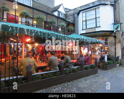 Cambridge, UK. 14Th Dec 2016. L'Eagle Pub - Ouvert en 1667 - dans la ville universitaire historique de Cambridge, Royaume-Uni le 16 décembre 2016 © Keith MAYHEW/Alamy Live News Banque D'Images