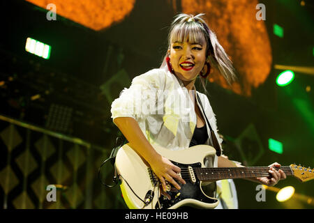 Atlanta, USA. 14Th Dec 2016. JinJoo Lee de DNCE effectuant à la puissance 96.1's iHeart Radio Jingle Ball présentée par Capital One. (B. Crédit : l'accès Photo/Alamy Live News Banque D'Images