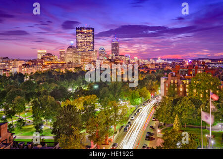 Boston, Massachusetts, USA Vue urbaine avec la State House. Banque D'Images