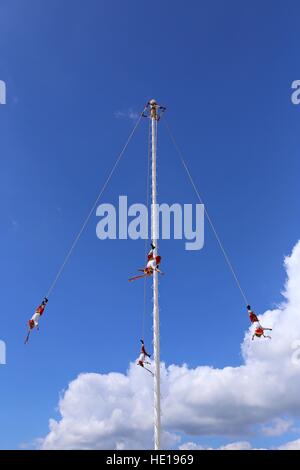 Voladores, le bungee jumpers du Mexique Banque D'Images