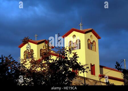 L'église du village de Galatas, Crète, Grèce Banque D'Images