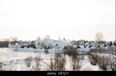 Monastère Pokrovskiy à Suzdal Banque D'Images