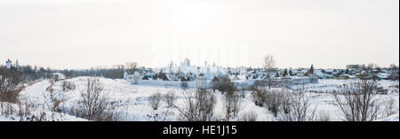 Panorama du monastère Pokrovsky à Suzdal Banque D'Images