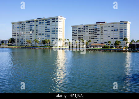 Saint-Pétersbourg Floride, Madeira Beach, Boca Ciega Bay, appartements en bord de mer, résidences, FL161129147 Banque D'Images