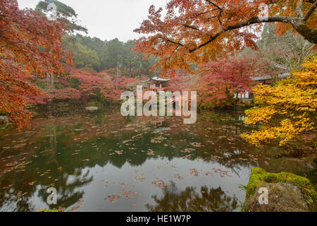 À l'automne classique voir Daigo-ji, Kyoto, Japon Banque D'Images