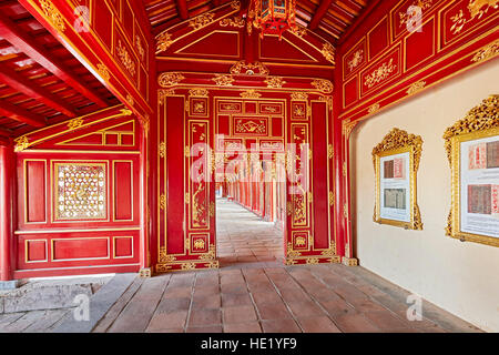 Galerie ouverte dans le Palais CAN Thanh (Palais privé de l'empereur). Ville impériale, Hue, Vietnam. Banque D'Images