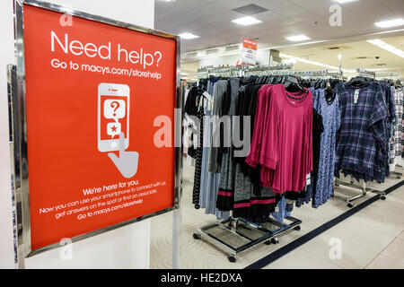 Miami Florida,Aventura Mall,Macy's,grand magasin,intérieur,afficher les vêtements pour femmes,aide en ligne,FL161125015 Banque D'Images