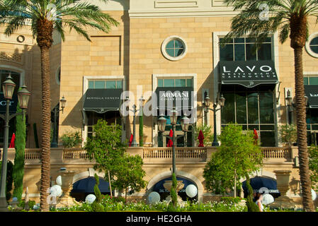 Des boutiques et un restaurant typique le long de la Strip à Las Vegas, Nevada Banque D'Images