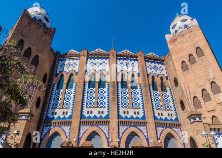 Tour de la Plaza de Toros Monumental de Barcelone, Espagne. La Plaza Monumental de Barcelone, souvent connu simplement comme la monumentale. Banque D'Images