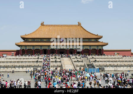 Deuxième cour et salle de l'harmonie suprême de la Cité Interdite, à Beijing en Chine. Banque D'Images