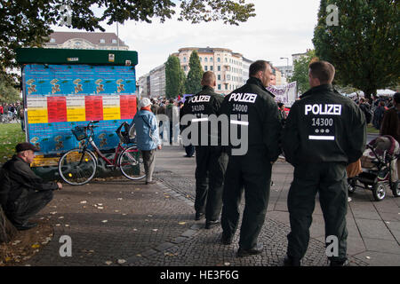 Samedi, 13 octobre 2012. Berlin, Allemagne. Marche de protestation des réfugiés. Protestation contre la déportation des réfugiés et l'obligation de résidence. Banque D'Images