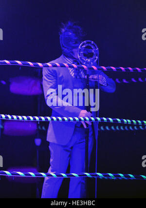 Maynard James Keenan de Puscifer comme le groupe sur scène live au Fillmore Miami Beach à Miami Beach, Floride. En vedette : Maynard James Keenan Où : Miami Beach, Florida, United States Quand : 02 Nov 2016 Banque D'Images