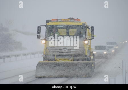 Les conditions de conduite dangereuses sur l'autoroute A55 Banque D'Images