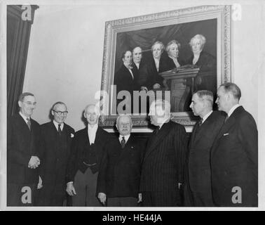 Groupe assistant à déjeuner en l'honneur de Thibaudeau Rinfret, juge en chef du Canada Banque D'Images