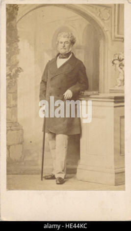 Cette photographie historique capture Lord Falkland, un noble et homme politique britannique remarquable du XVIIe siècle. L'image de la carte de visite offre un aperçu de la mode et des portraits de l'époque, préservant un moment de l'histoire britannique. En tant que politicien, Lord Falkland a joué un rôle important dans la guerre civile anglaise. Banque D'Images