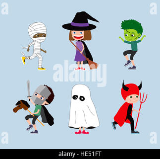 Halloween kids. Ensemble de dessins d'enfants en costumes : maman, sorcière ou sorcier, zombie, chevalier, ghost et devil Banque D'Images