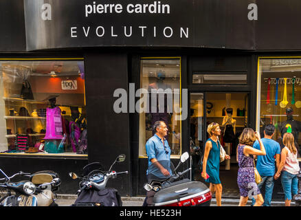 Pierre Cardin, évolution store Banque D'Images