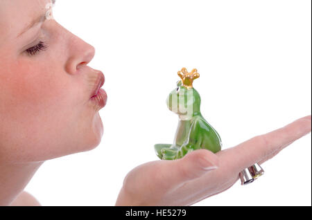 Young woman kissing Frog Prince Banque D'Images