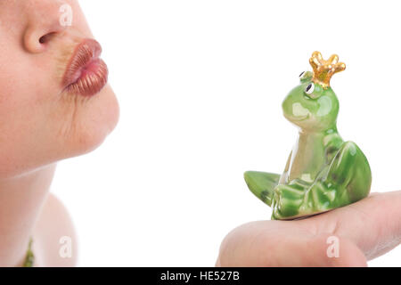 Young woman kissing Frog Prince Banque D'Images