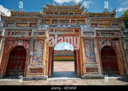 Porte de la Dien Tho Résidence. Ville Impériale (La Citadelle), Hue, Vietnam. Banque D'Images