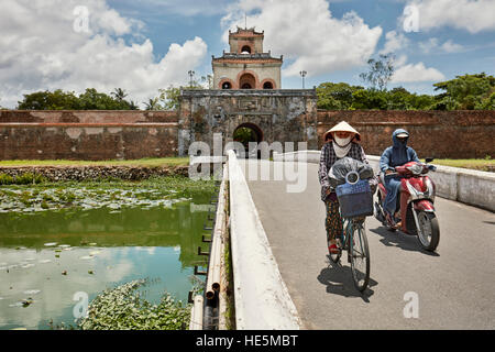 Porte d'entrée de la Citadelle (ville impériale). Hue, Vietnam. Banque D'Images