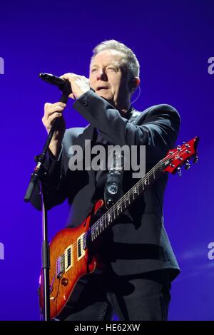 Hambourg, Allemagne. 25Th Dec 2016. John Miles live 2016 Night of the Proms à Barclaycard, Hamburg. Utilisation dans le monde entier 16.12.2016 | © dpa/Alamy Live News Banque D'Images