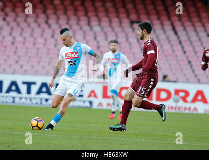 Naples, Italie. Dec 18, 2016. Marek Hamsik au cours de la Serie A italienne, match de foot entre SSC Napoli et Turin au stade San Paolo à Naples, Italie, 18 décembre 2016 © agnfoto/Alamy Live News Banque D'Images