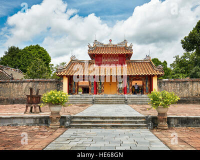 Hien Duc Gate sur le tombeau de Minh Mang (Hieu tombe). Hue, Vietnam. Banque D'Images