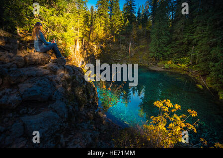 Tamolitch piscine bleu McKenzie River Oregon Cascades Banque D'Images