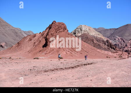 Paysage de montagnes et la vallée en désert d'Atacama au Chili Banque D'Images