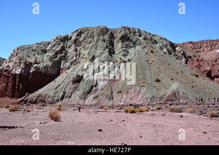 Paysage de montagnes et la vallée en désert d'Atacama au Chili Banque D'Images