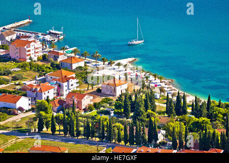 La plage et la côte touristique Trogir vue aérienne, la Dalmatie, Croatie Banque D'Images