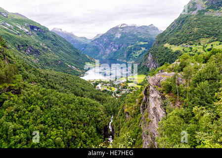 Le fjord de Geiranger est un fjord dans la région de Sunnmøre le comté de Møre og Romsdal (Norvège) Banque D'Images