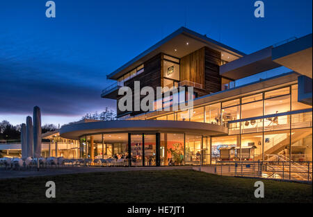 Le Musée Buchheim dans la nuit dans le Lac de Starnberg à Bernried, Berlin, Bavaria, Germany, Europe Banque D'Images