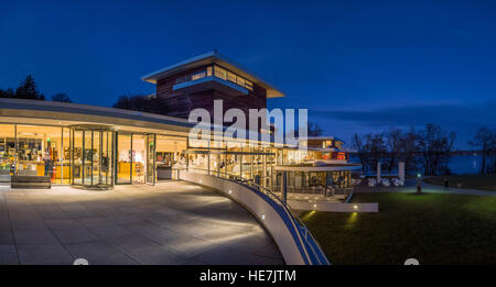 Le Musée Buchheim dans la nuit dans le Lac de Starnberg à Bernried, Berlin, Bavaria, Germany, Europe Banque D'Images