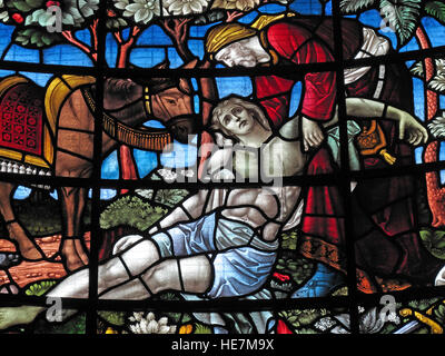 Intérieur de la cathédrale de Belfast St Annes,vitraux, Jésus, l'Âne, descente de la croix Banque D'Images