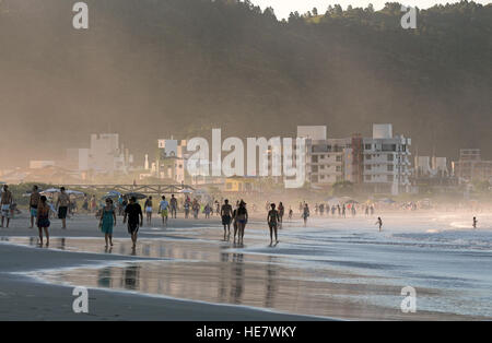 Plage de Palmas, l'état de Santa Catarina - Brésil, Amérique latine, Océan Atlantique. Banque D'Images